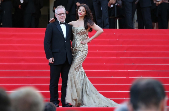 Pesona Aishwarya Rai Bachchan hadiri Festival Film Cannes