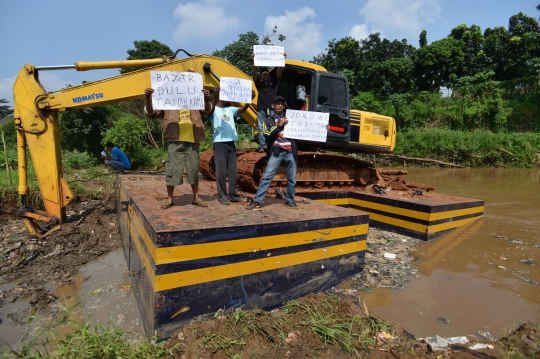 Tolak normalisasi Ciliwung, warga Condet tuntut ganti rugi
