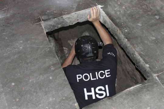 Amerika cor beton terowongan penyelundupan narkoba di perbatasan