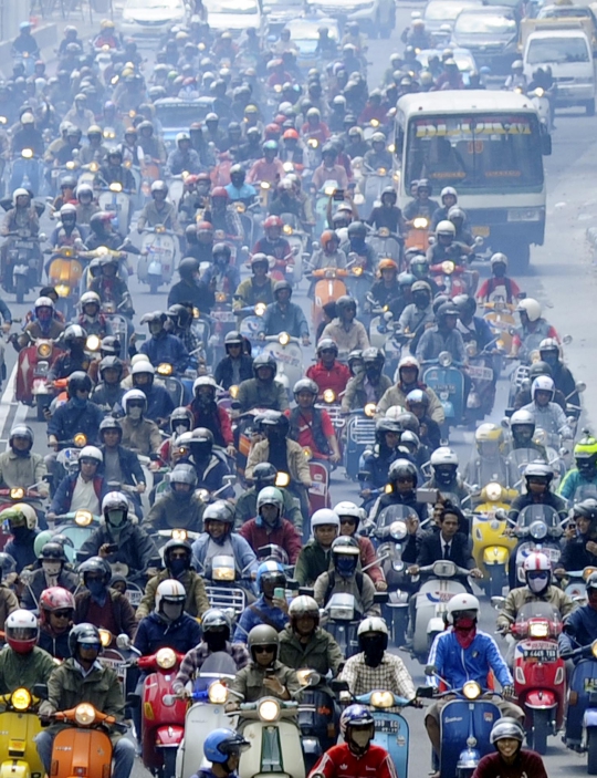 Ribuan motor Vespa padati Jalan MH Thamrin