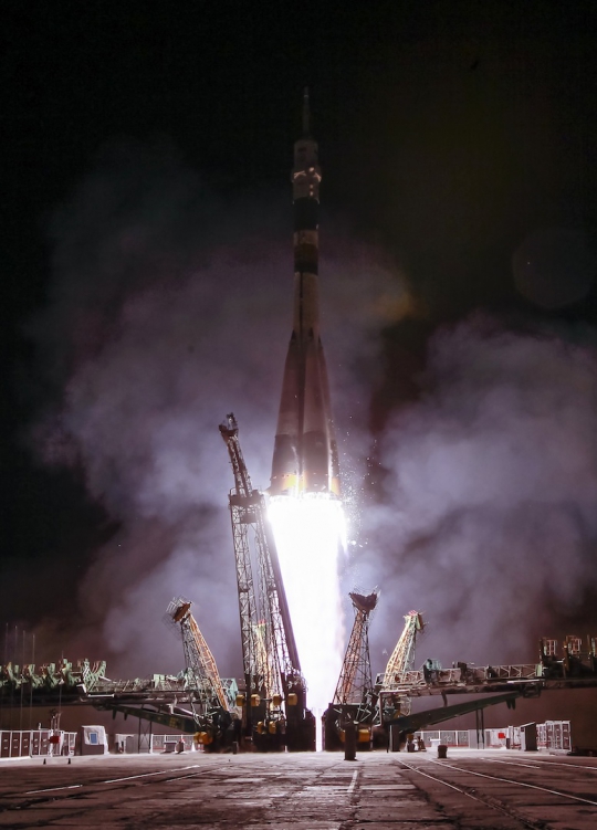 Soyuz TMA-13M pembawa 3 astronot meluncur ke ISS