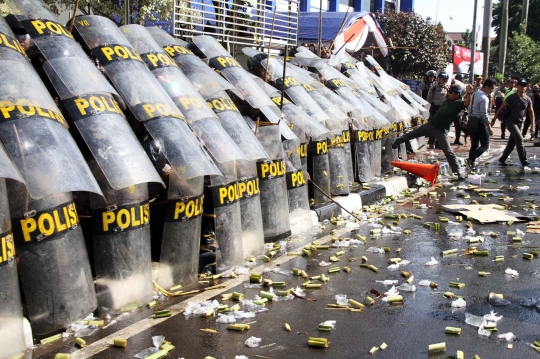 Simulasi pengamanan Pilpres, anjing polisi dikerahkan