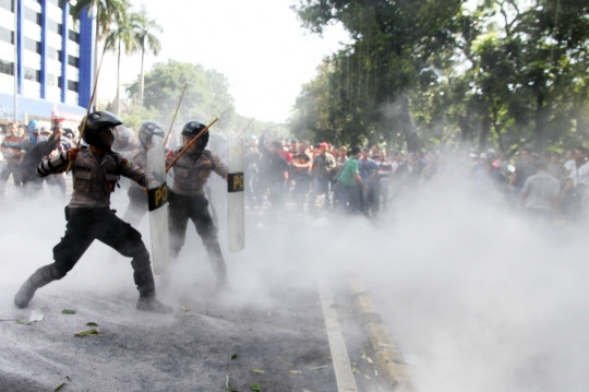 Simulasi pengamanan Pilpres, anjing polisi dikerahkan