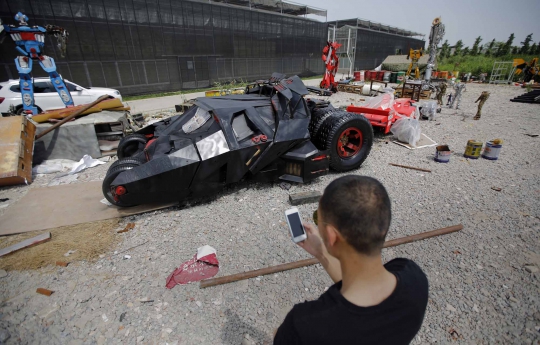 Menengok pembuatan mobil Batman versi China