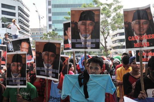 Datangi KPK, puluhan aktivis mahasiswa demo Cawapres Hatta