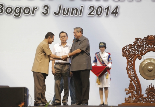 SBY buka Rakornas Pilpres 2014 dengan pukul gong