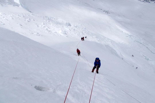 Poorna, perempuan termuda penakluk puncak Mount Everest