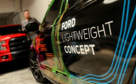 Ford modifikasi Fusion jadi mobil ringan dan irit bahan bakar