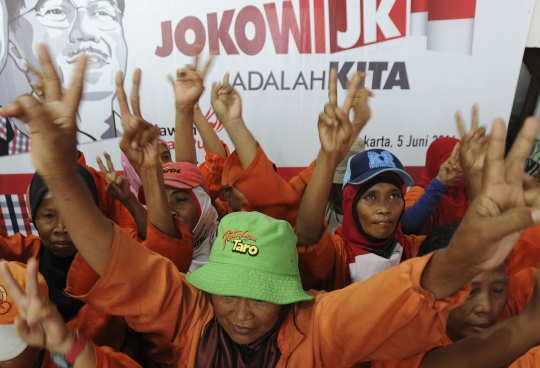 Antusiasme para tukang sapu jalanan deklarasi dukung Jokowi-JK