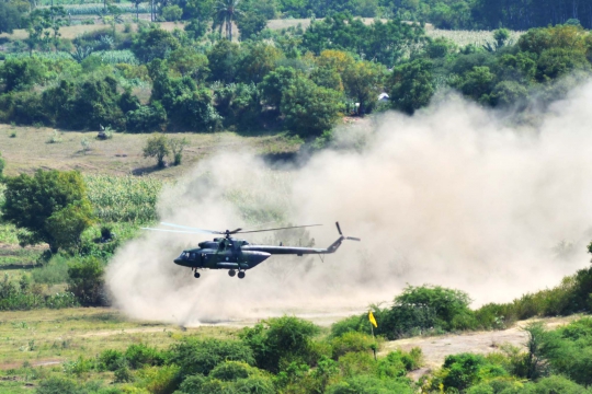 Mobilisasi udara pasukan Batalyon Raider dalam Latgab TNI 2014