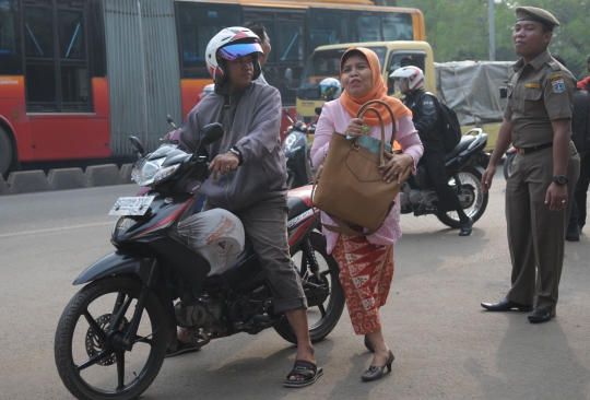 Jumat pertama awal Juni, PNS DKI masih banyak bawa kendaraan