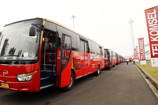 Ahok terima hibah bus Transjakarta dari pengusaha
