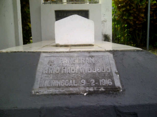 Mengintip makam istri Sri Sultan HB V di Manado