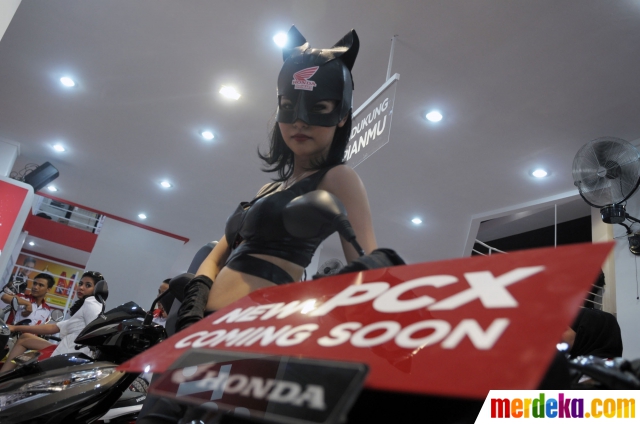 Foto : DJ dan SPG cantik hiasi showroom Honda di Jakarta 