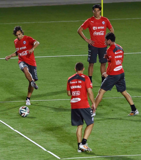 Melihat latihan keras timnas Chile jelang Piala Dunia 2014