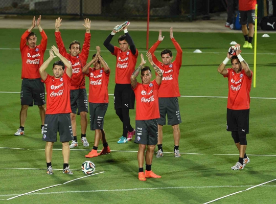 Melihat latihan keras timnas Chile jelang Piala Dunia 2014