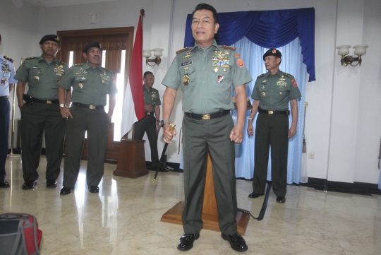 Panglima TNI Moeldoko saat klarifikasi soal isu Babinsa