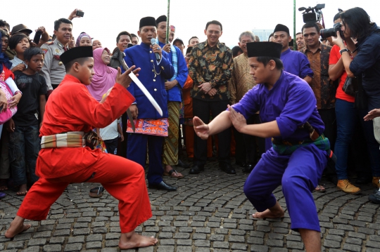 Tradisi palang pintu Betawi sambut Ahok di pembukaan PRJ Monas