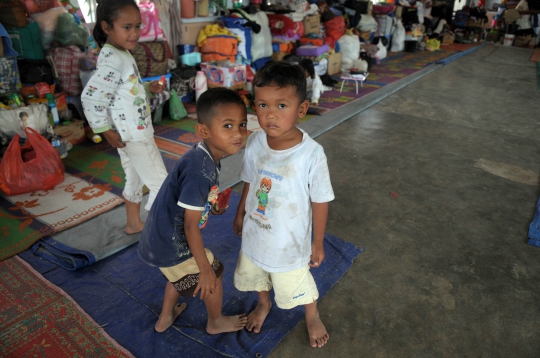 Menengok kondisi anak-anak korban erupsi Gunung Sinabung