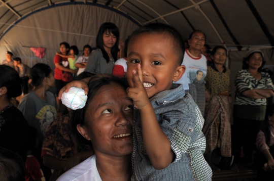 Menengok kondisi anak-anak korban erupsi Gunung Sinabung