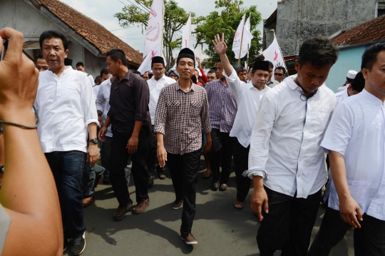 Antusiasme warga sambut kedatangan Jokowi di Tasikmalaya
