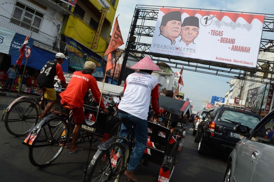 Antusiasme warga sambut kedatangan Jokowi di Tasikmalaya