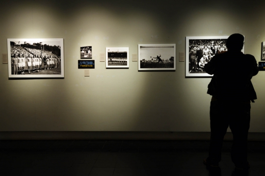 Bernostalgia di pameran foto Piala Dunia 1930-2010