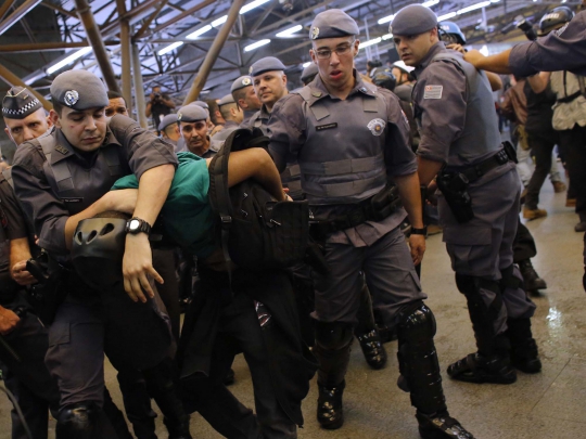 Kisah jurnalis jadi korban bentrokan demo Piala Dunia di Brasil