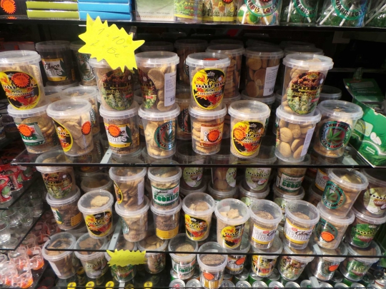 Menikmati produksi makanan ringan dari ganja khas Amsterdam