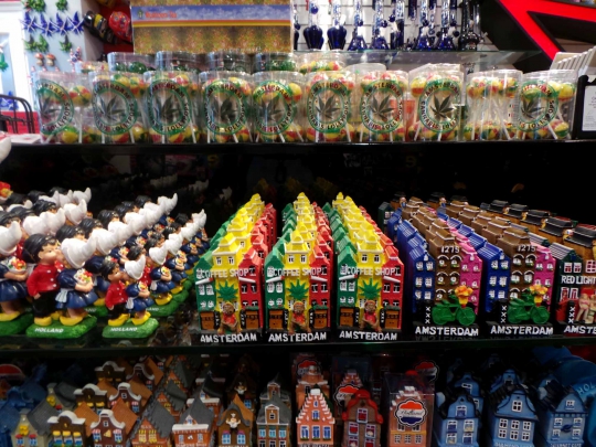 Menikmati produksi makanan ringan dari ganja khas Amsterdam