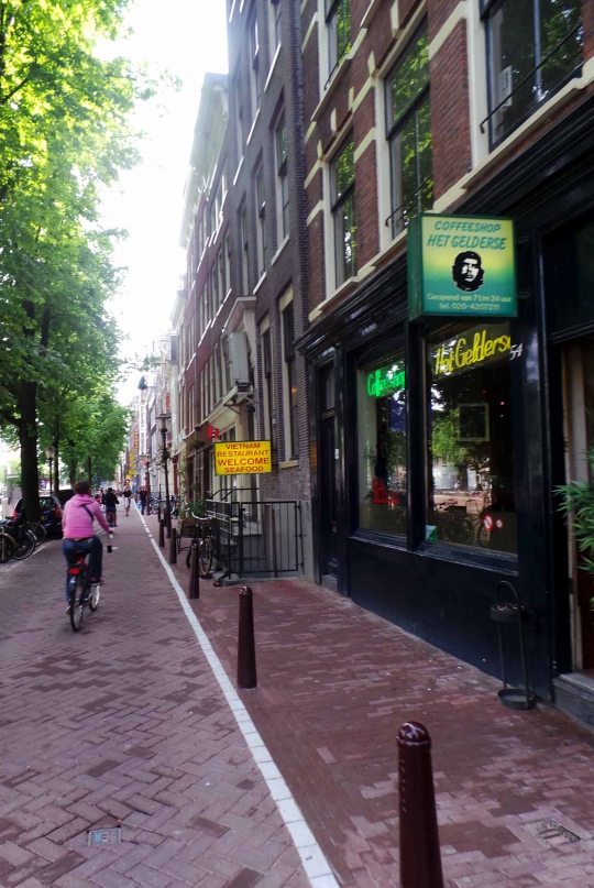 Menikmati produksi makanan ringan dari ganja khas Amsterdam