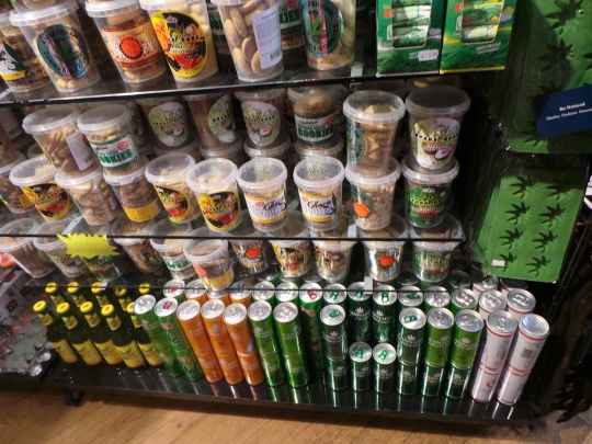 Menikmati produksi makanan ringan dari ganja khas Amsterdam