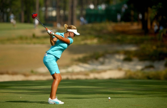 Gaya seksi Amy Boulden saat kejuaraan golf Amerika Terbuka