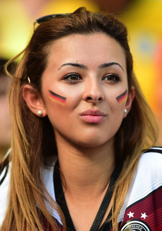 Wajah-wajah cantik hiasi laga Jerman Vs Ghana