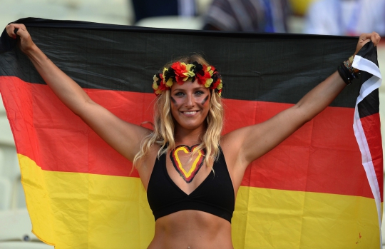 Wajah-wajah cantik hiasi laga Jerman Vs Ghana