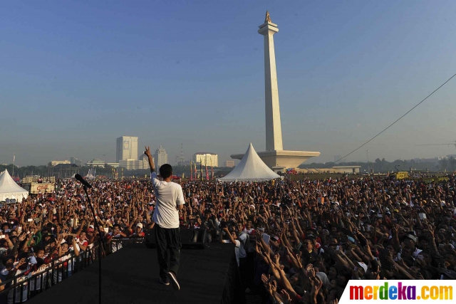 Foto : Salam dua jari Jokowi sapa ribuan warga Ibu Kota di 