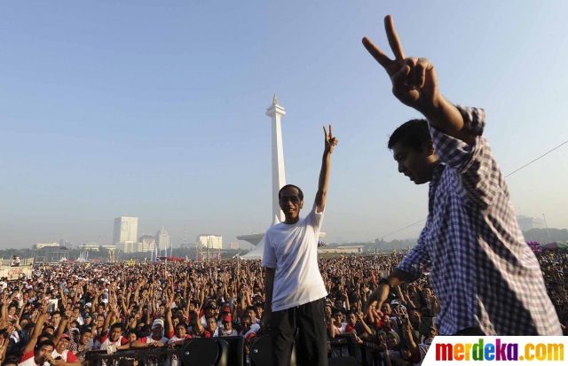 Foto : Salam dua jari Jokowi sapa ribuan warga Ibu Kota di 