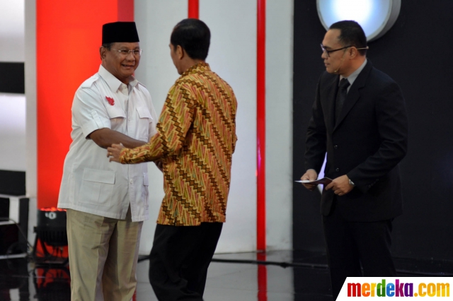 capres jokowi ahok dan dengan capres hendak bersalaman saat jokowi memulai capres prabowo