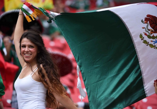 Gaya suporter cantik Meksiko hiasi Piala Dunia 2014