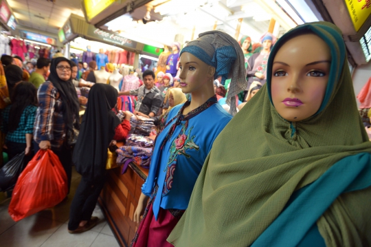 Jelang Ramadan, busana muslim di Pasar Tanah Abang laris manis