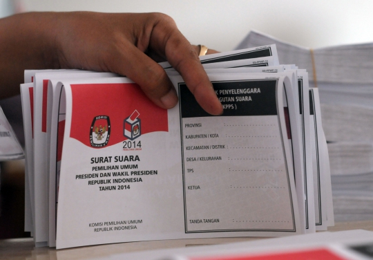 Melihat penyortiran surat suara Pilpres 2014