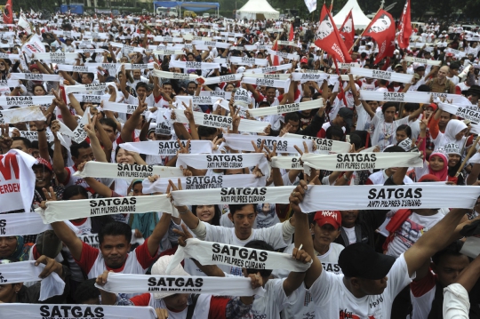 Jokowi hadiri Apel Satgas Relawan Anti Pilpres Curang di Senayan