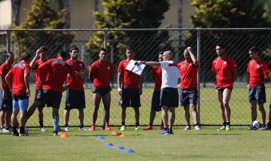 Latihan keras timnas Chile jelang hadapi tim 'Samba' Brasil