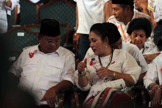 Gaya JK dan Hatta Rajasa saat debat Cawapres