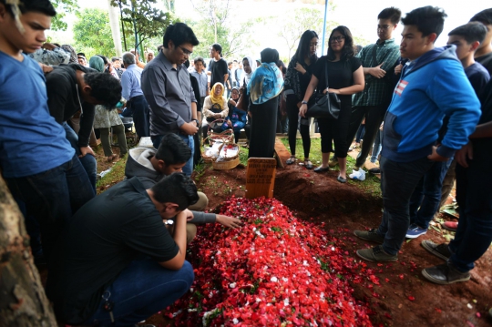 Pemakaman Padian, korban kedua kekerasan pecinta alam SMA 3