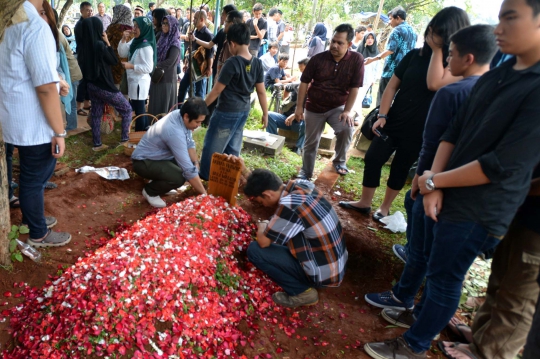 Pemakaman Padian, korban kedua kekerasan pecinta alam SMA 3