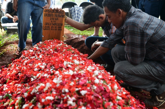 Pemakaman Padian, korban kedua kekerasan pecinta alam SMA 3