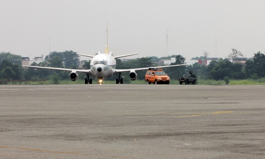 Aksi F-16 TNI AU paksa turun pesawat 'asing' di Medan