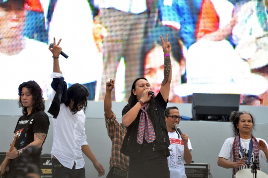 Kemeriahan konser Salam Dua Jari di GBK