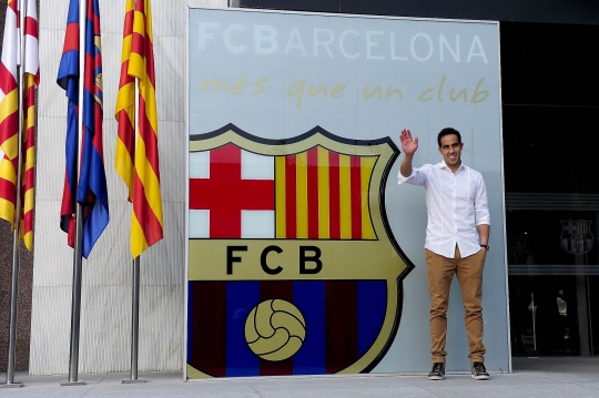 Claudio Bravo resmi bergabung dengan Barcelona